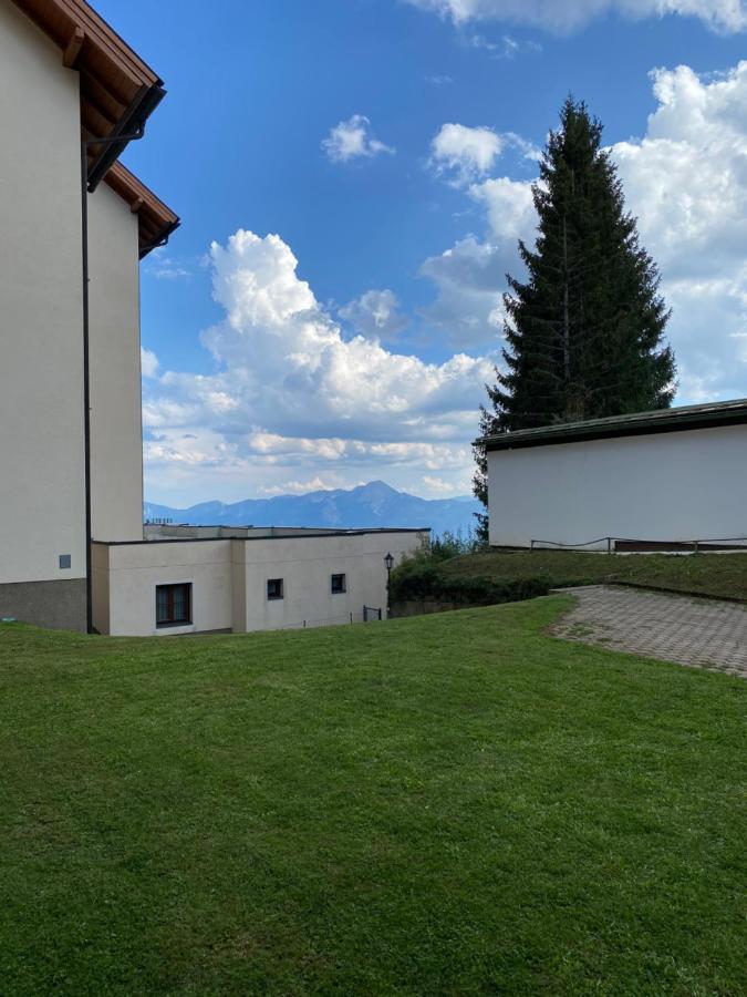 Familienappartment Mit Garten - Gerlitzen Deutschberg Exterior foto